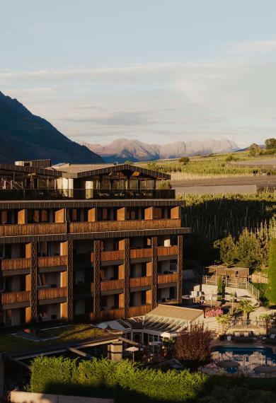 "Grias Di" im wohl coolsten Sporthotel in Südtirol! "Grias Di" im wohl coolsten Sporthotel in Südtirol!