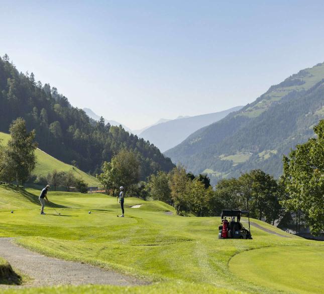 Dein Golfhotel in Südtirol: Abschlag mit Aussicht Dein Golfhotel in Südtirol: Abschlag mit Aussicht